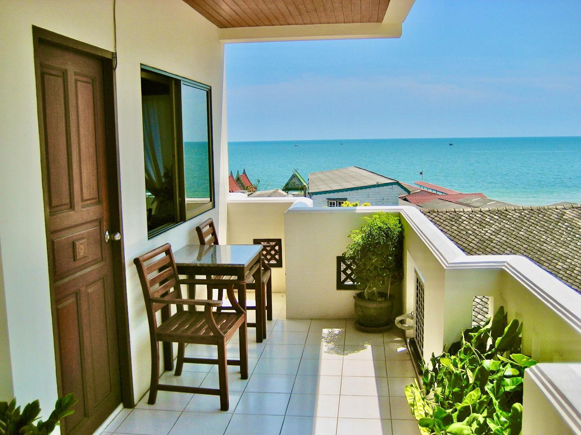 Fulay Hotel Hua Hin Exterior photo